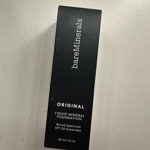 New BareMinerals foundation light 008